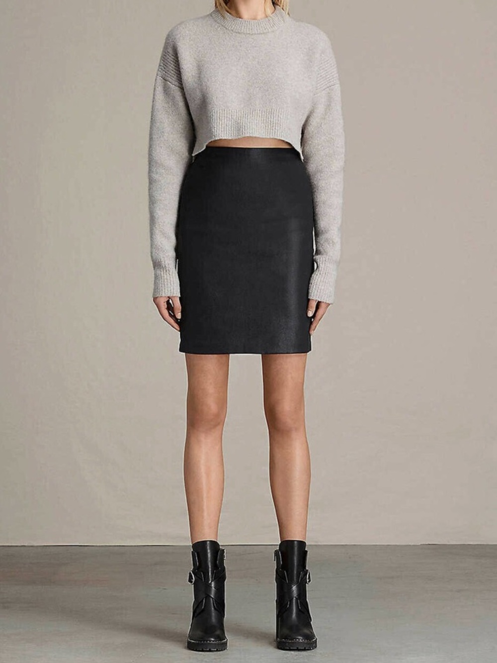AllSaints Metal Pencil Skirt Mini in Black
Size 6